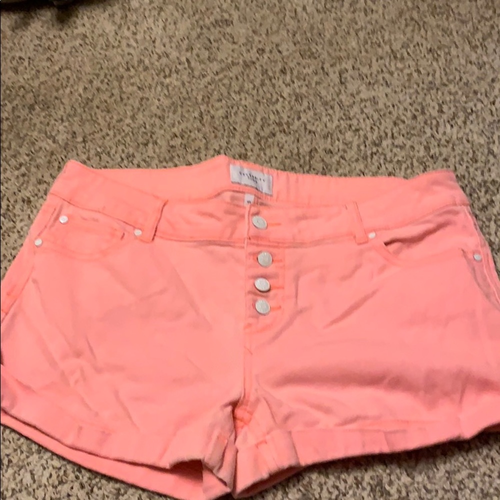 Pink shorts, size 13/31.